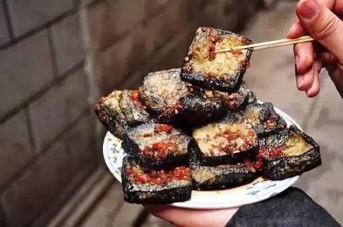 臭豆腐爆料新闻报道文案,揭秘街头美食背后的秘密 第2张 臭豆腐爆料新闻报道文案,揭秘街头美食背后的秘密 第2张